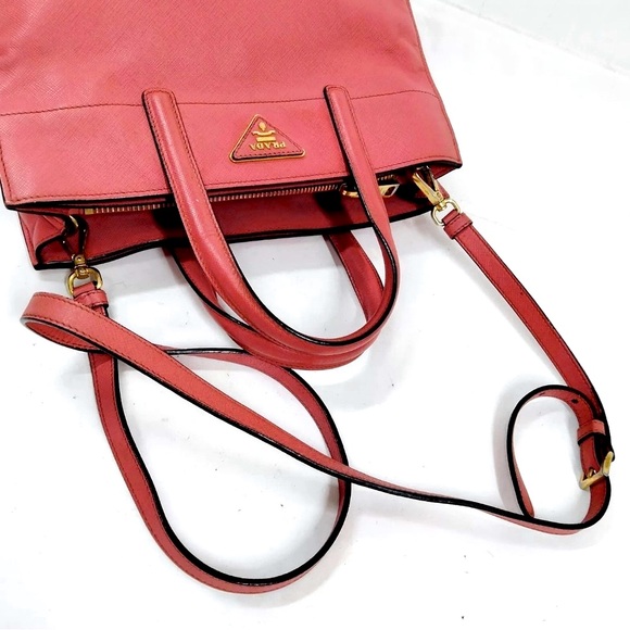 100% Auth Prada Pink Tamaris Triple Pocket Saffiano Soft Leather 2way Tote Bag - Picture 4 of 9